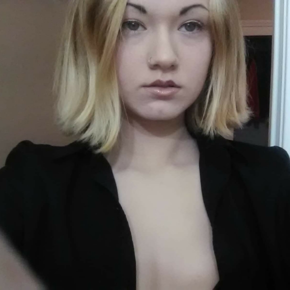 Meet your Posher, Alexandria - Picture 1 of 4